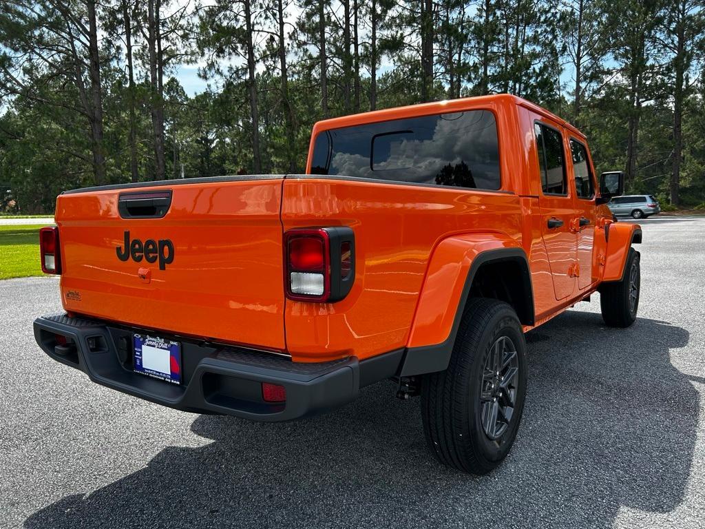 new 2025 Jeep Gladiator car, priced at $35,977
