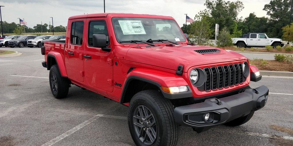 new 2025 Jeep Gladiator car, priced at $35,977