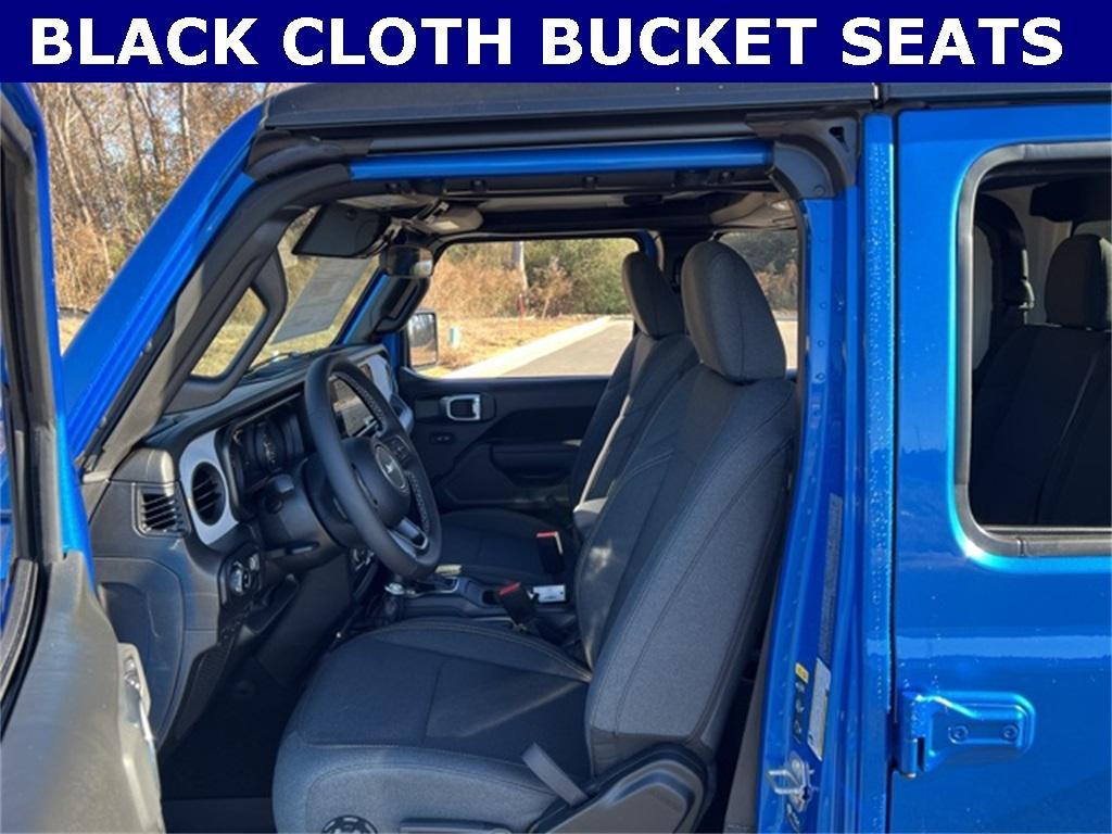 new 2025 Jeep Gladiator car, priced at $36,127