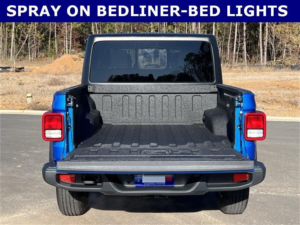 new 2025 Jeep Gladiator car, priced at $36,127