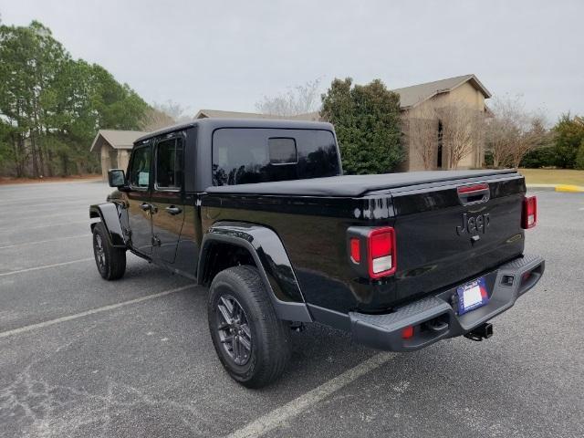 new 2024 Jeep Gladiator car, priced at $43,700