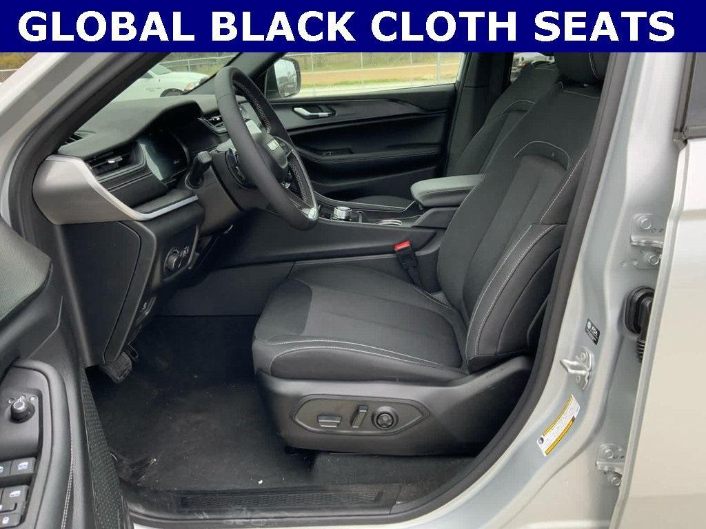 new 2025 Jeep Grand Cherokee car, priced at $36,350