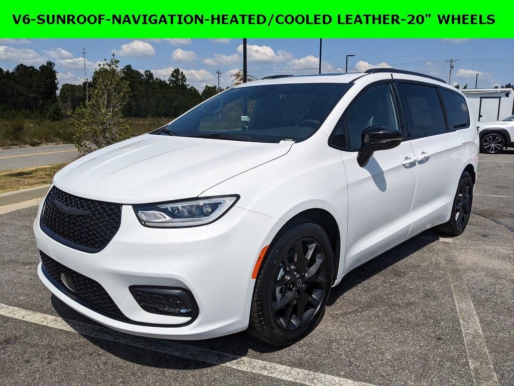 new 2026 Chrysler Pacifica car, priced at $44,524