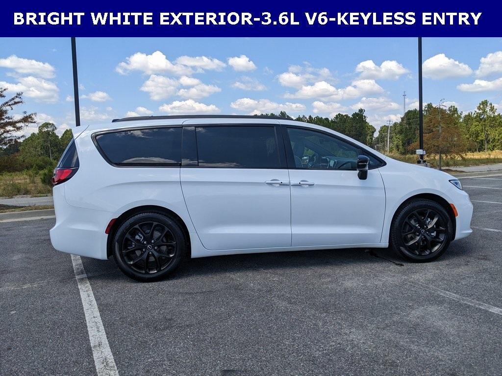 new 2026 Chrysler Pacifica car, priced at $44,524