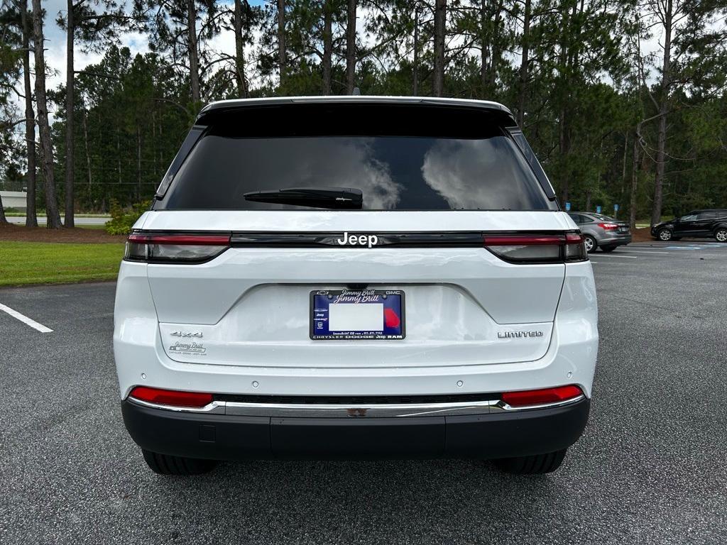 new 2025 Jeep Grand Cherokee car, priced at $42,587