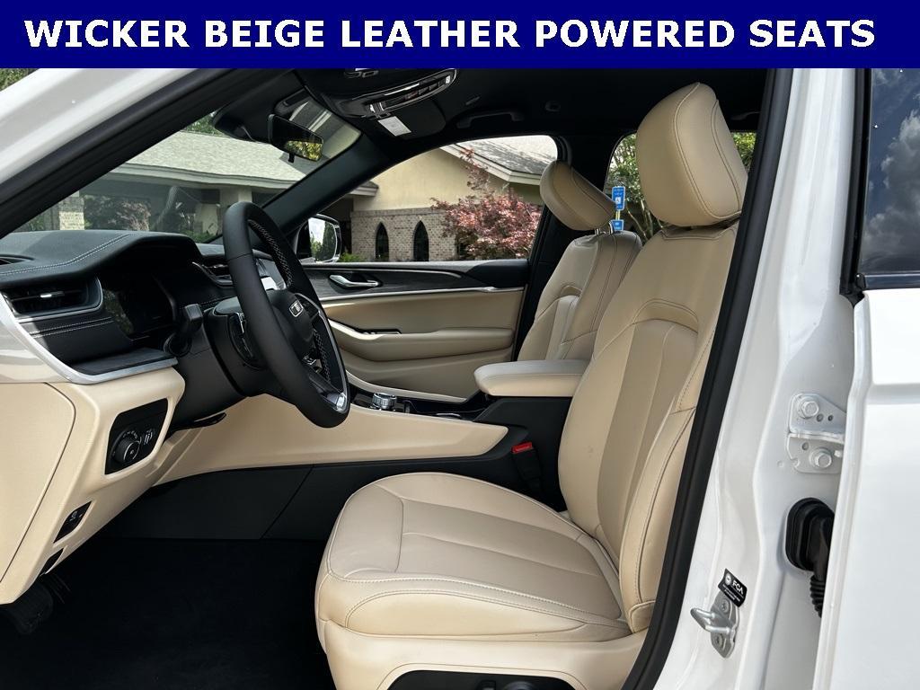 new 2025 Jeep Grand Cherokee car, priced at $42,587