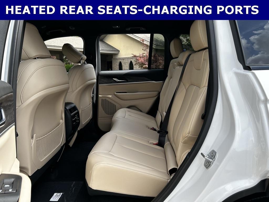 new 2025 Jeep Grand Cherokee car, priced at $42,587