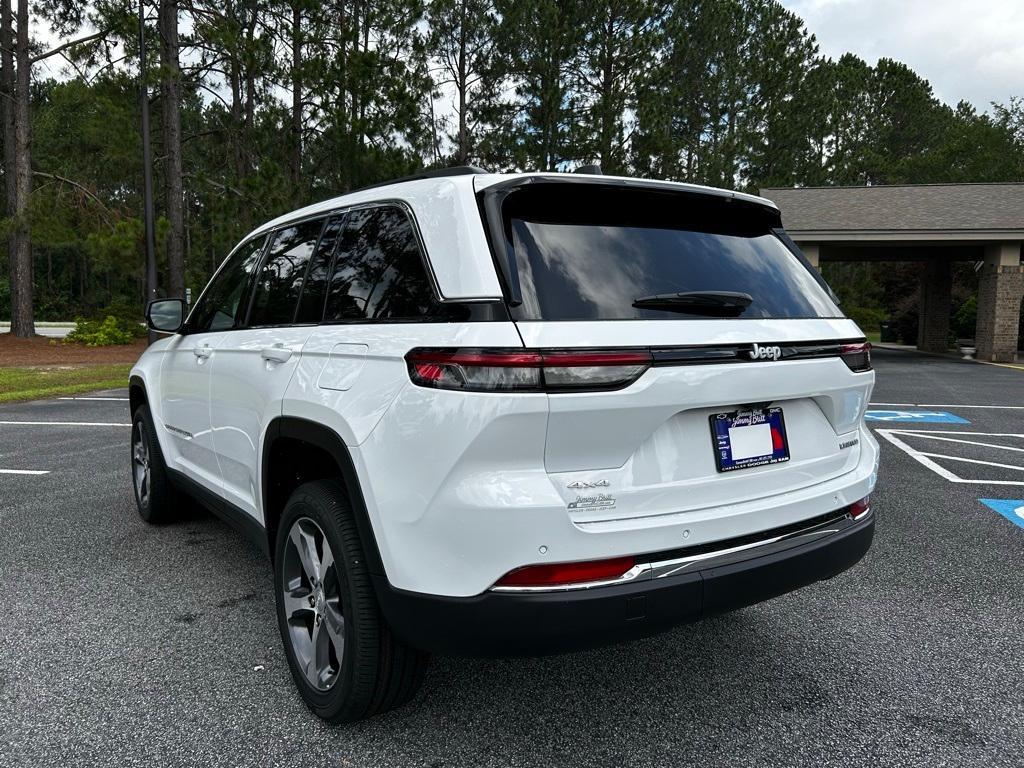 new 2025 Jeep Grand Cherokee car, priced at $42,587