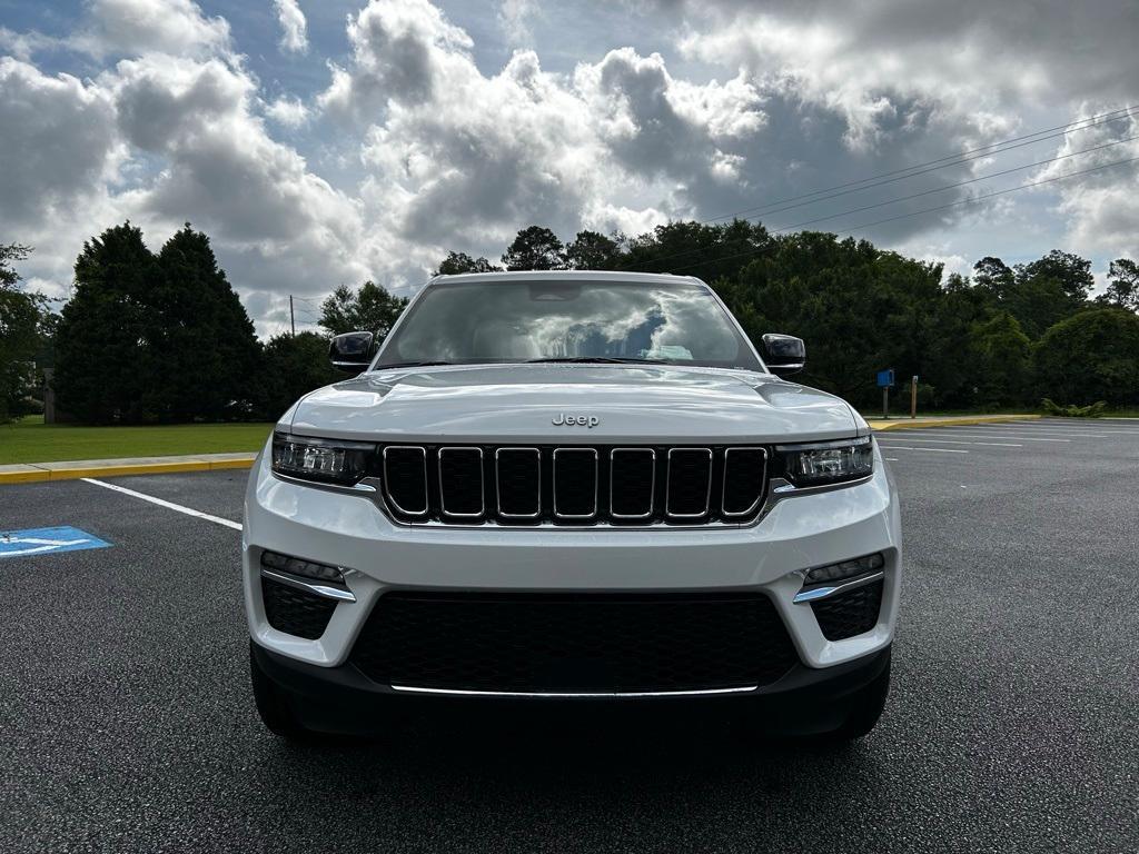 new 2025 Jeep Grand Cherokee car, priced at $42,587