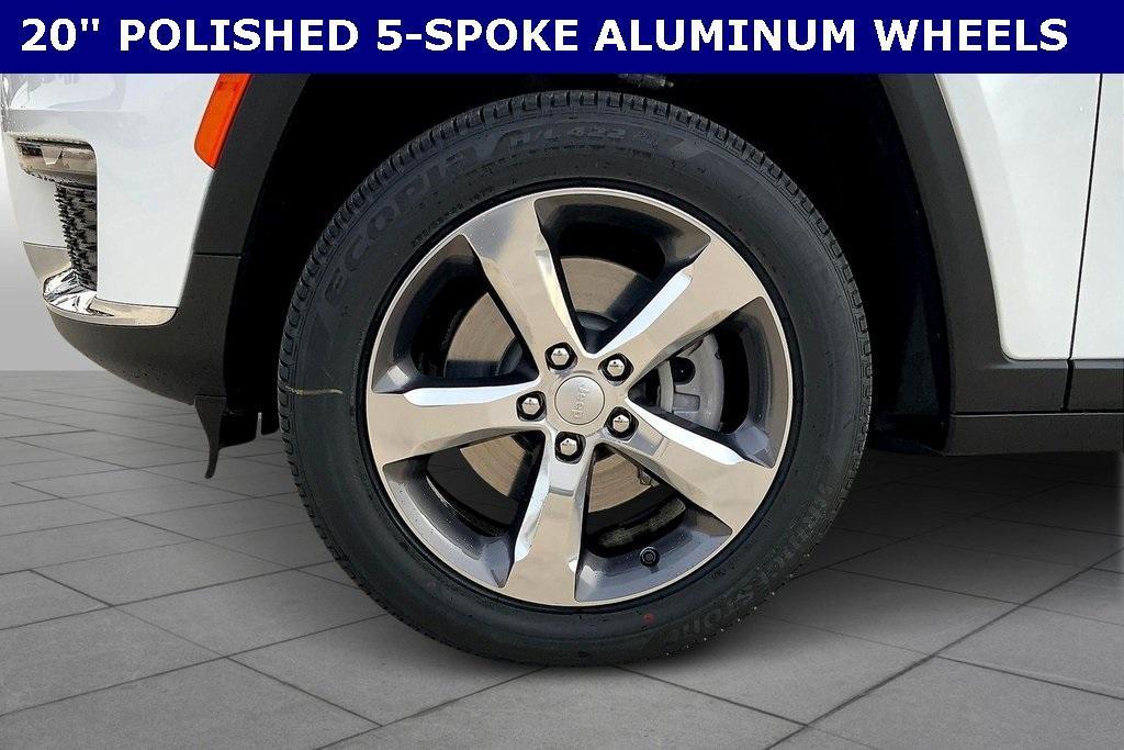 new 2025 Jeep Grand Cherokee car, priced at $42,977