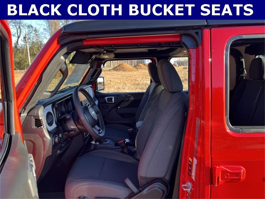 new 2025 Jeep Gladiator car, priced at $36,827