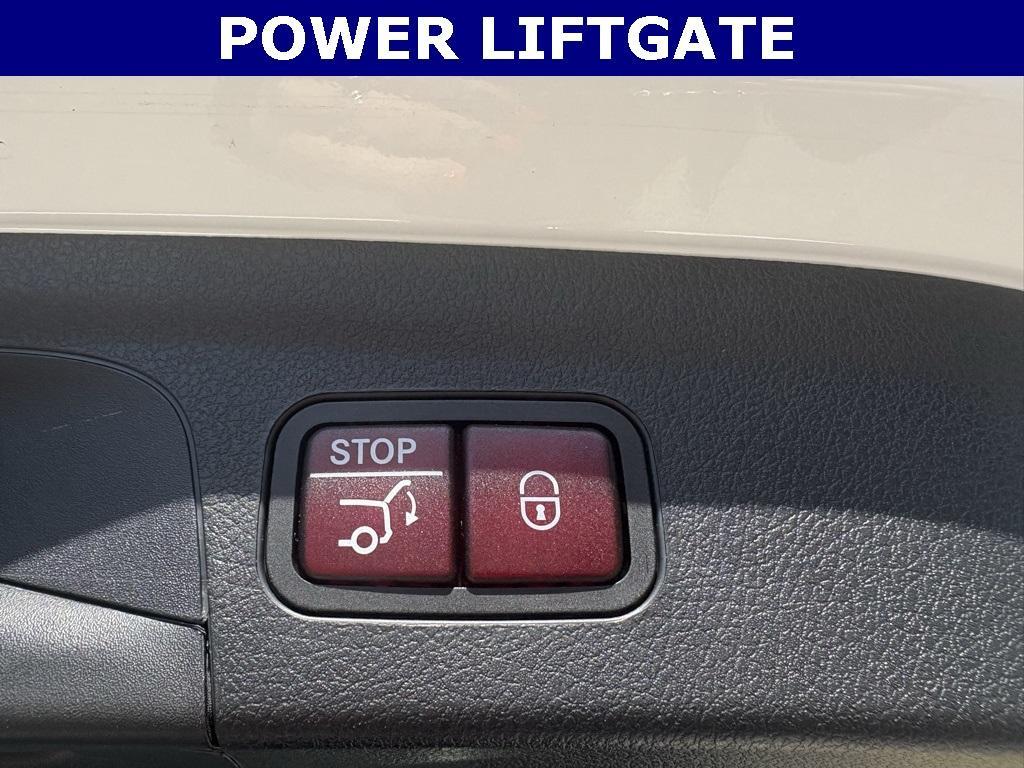 used 2024 Mercedes-Benz GLE 450 Plug-In Hybrid car, priced at $54,197