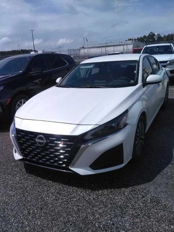 used 2023 Nissan Altima car, priced at $20,992