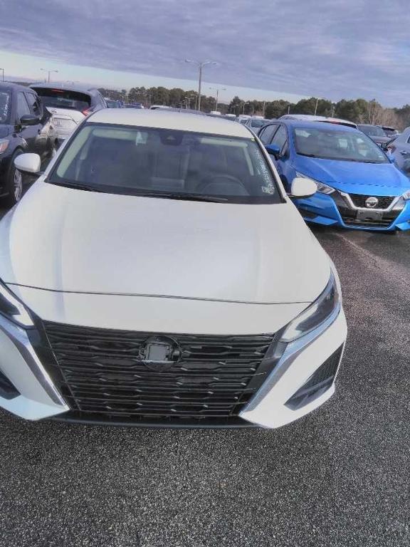 used 2023 Nissan Altima car, priced at $20,992