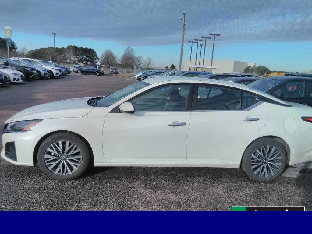 used 2023 Nissan Altima car, priced at $20,992