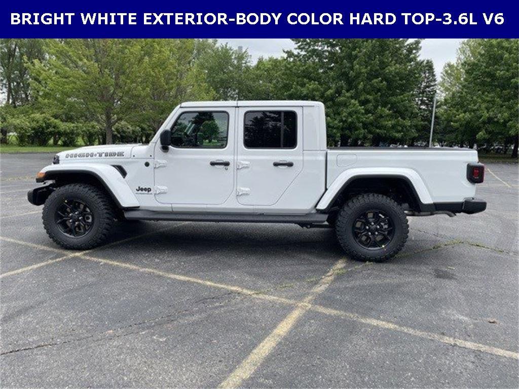 new 2025 Jeep Gladiator car, priced at $43,118