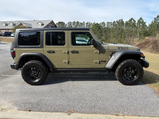 new 2025 Jeep Wrangler car, priced at $48,777