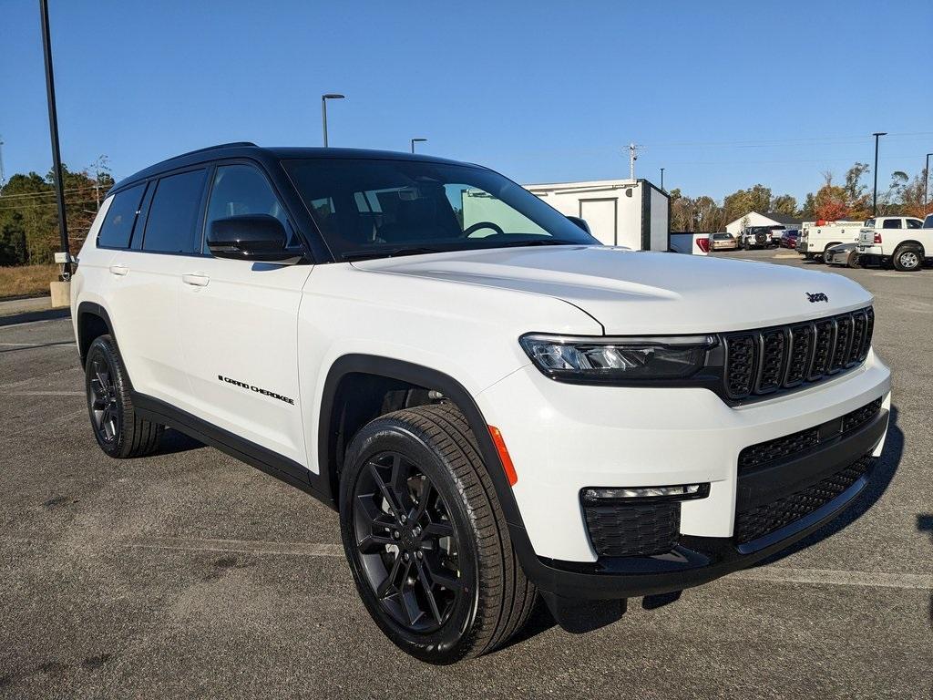 new 2025 Jeep Grand Cherokee L car, priced at $44,377