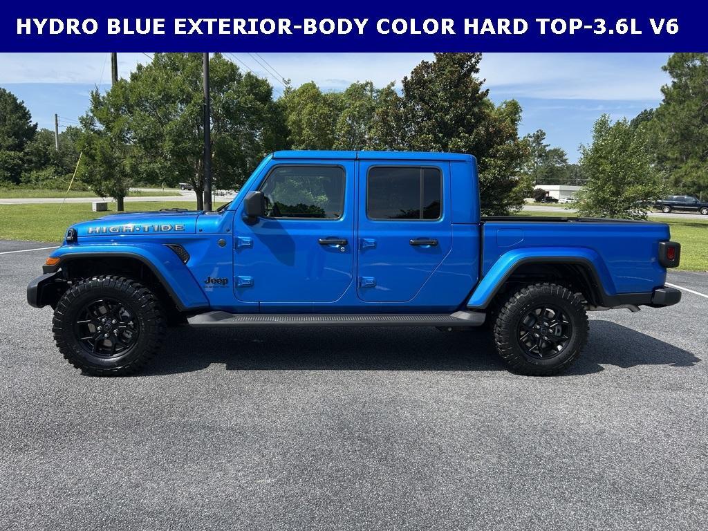 new 2025 Jeep Gladiator car, priced at $43,683