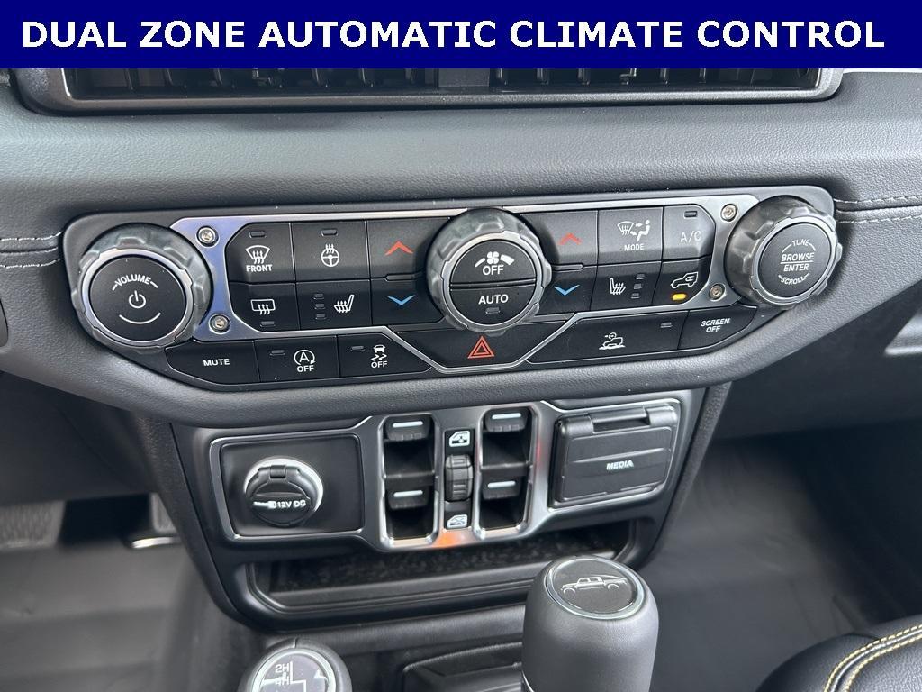 new 2025 Jeep Gladiator car, priced at $43,683