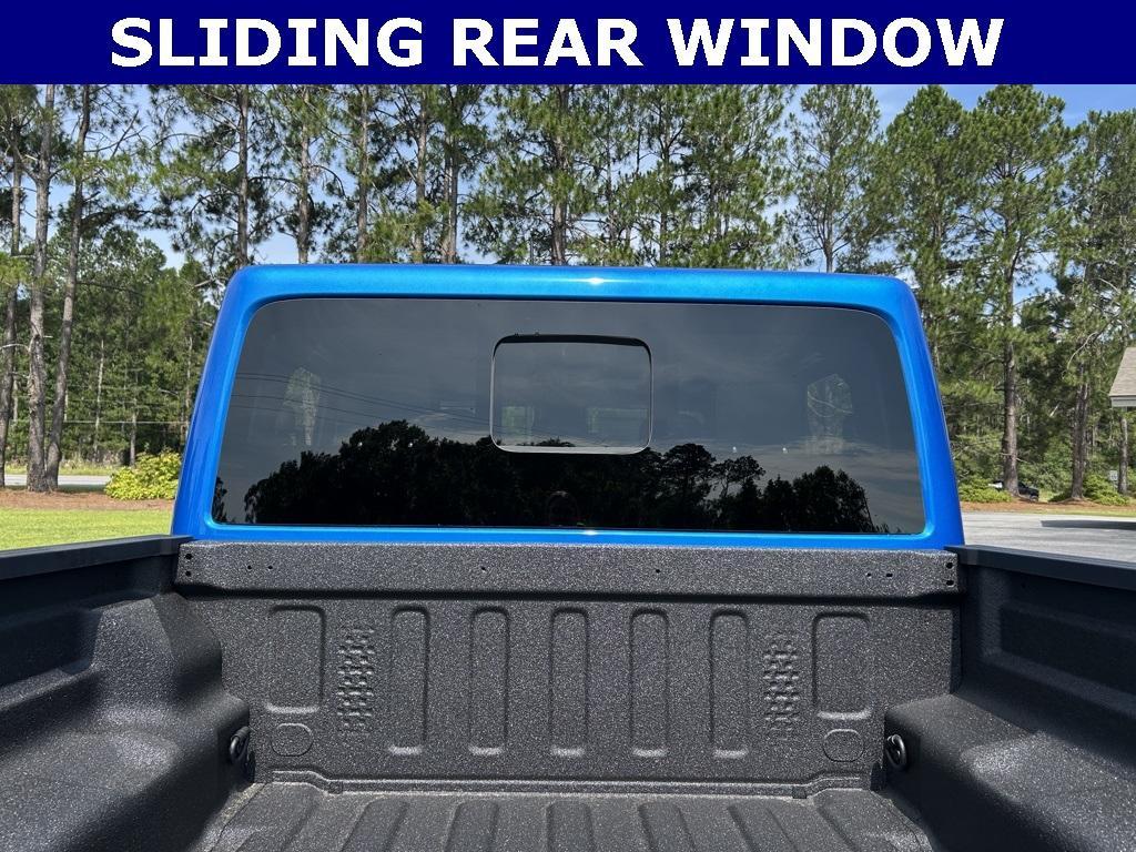 new 2025 Jeep Gladiator car, priced at $43,683