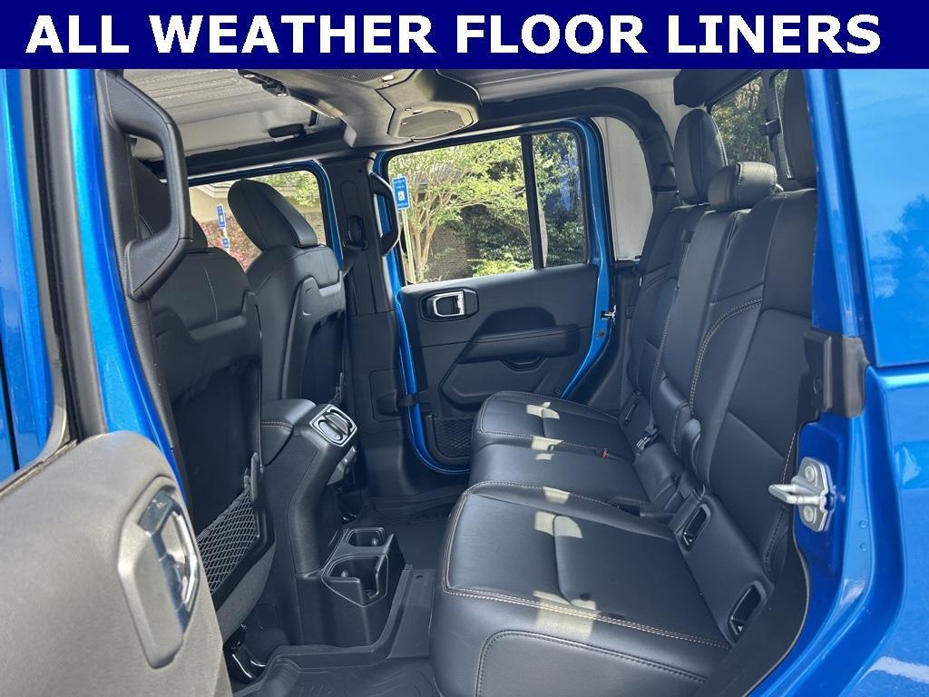 new 2025 Jeep Gladiator car, priced at $43,683