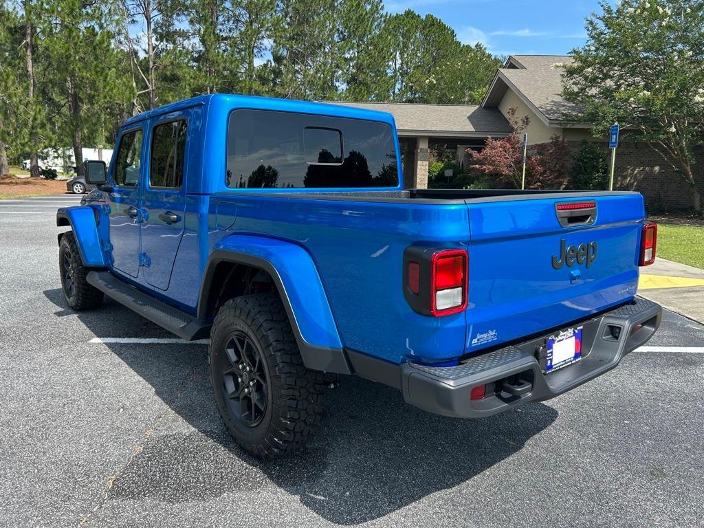 new 2025 Jeep Gladiator car, priced at $43,683