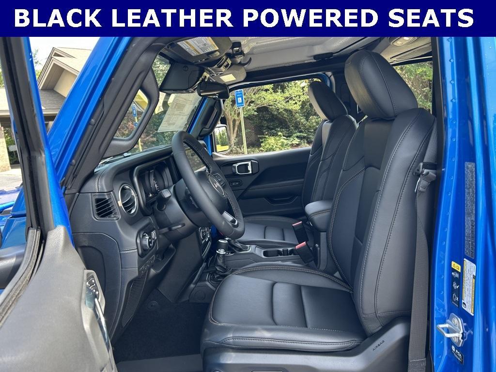 new 2025 Jeep Gladiator car, priced at $43,683