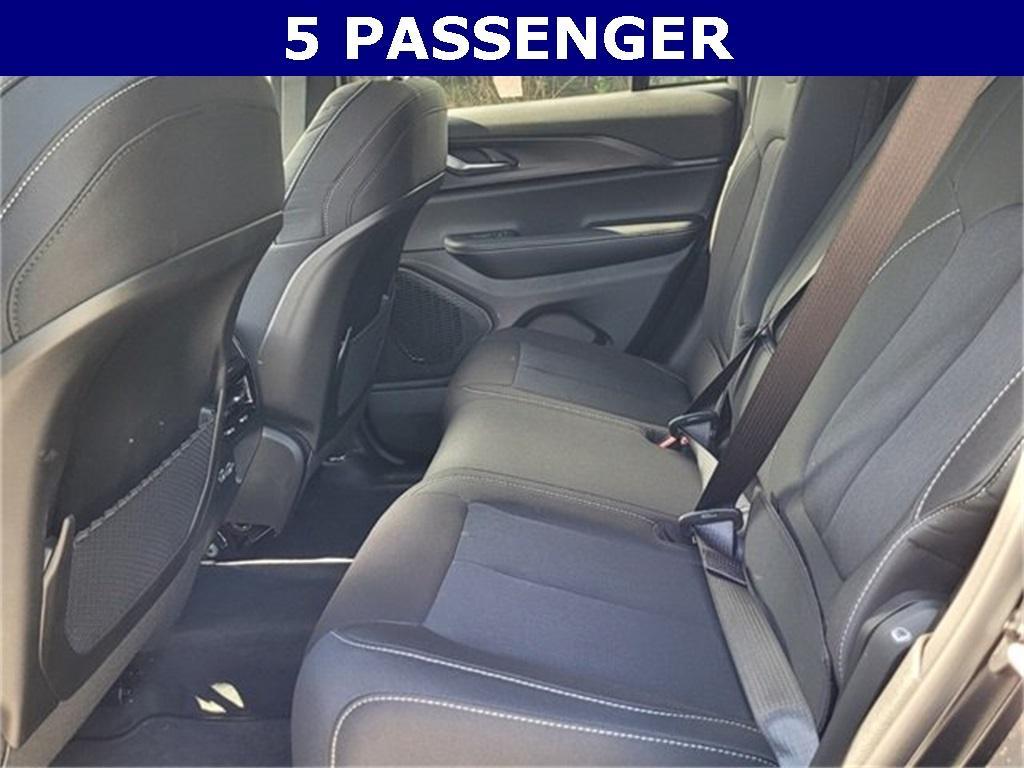 new 2025 Jeep Grand Cherokee car, priced at $32,727