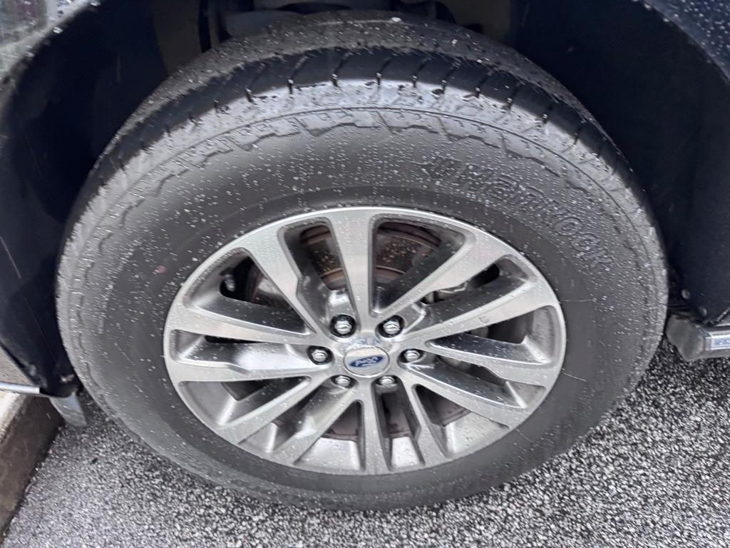 used 2018 Ford Expedition car, priced at $19,277