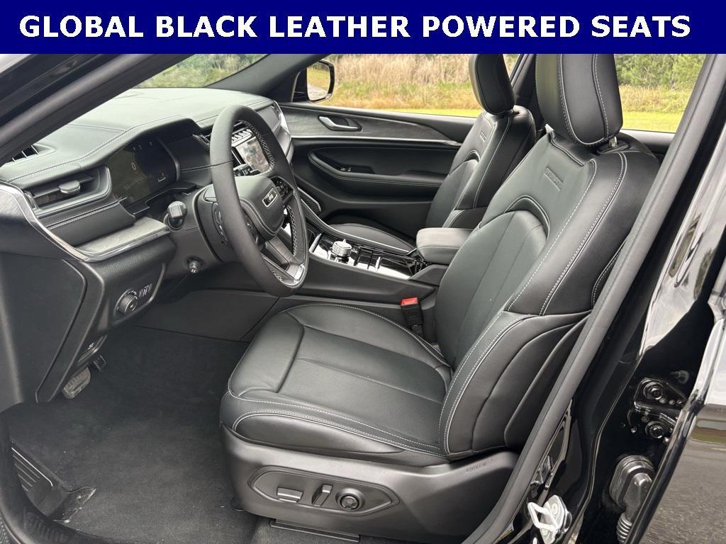 new 2025 Jeep Grand Cherokee car, priced at $53,667