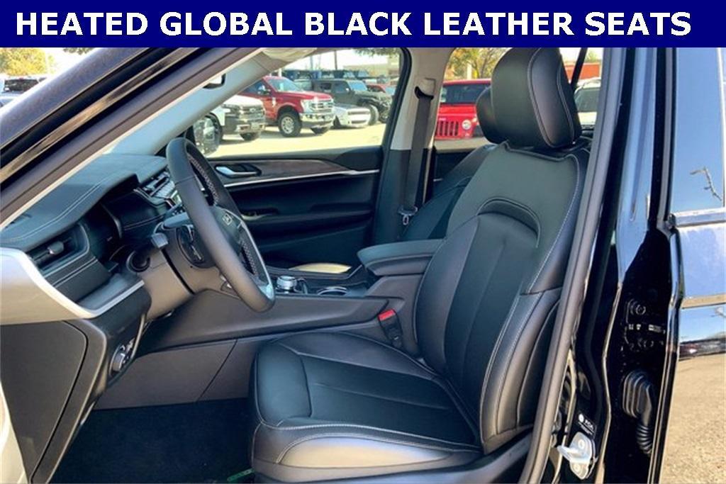 new 2025 Jeep Grand Cherokee car, priced at $53,385