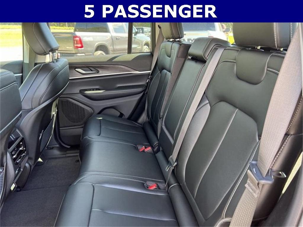 new 2025 Jeep Grand Cherokee car, priced at $53,385