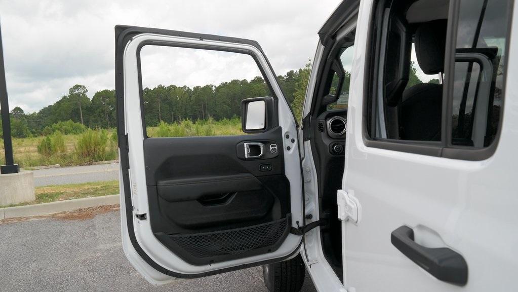 used 2023 Jeep Gladiator car, priced at $29,651