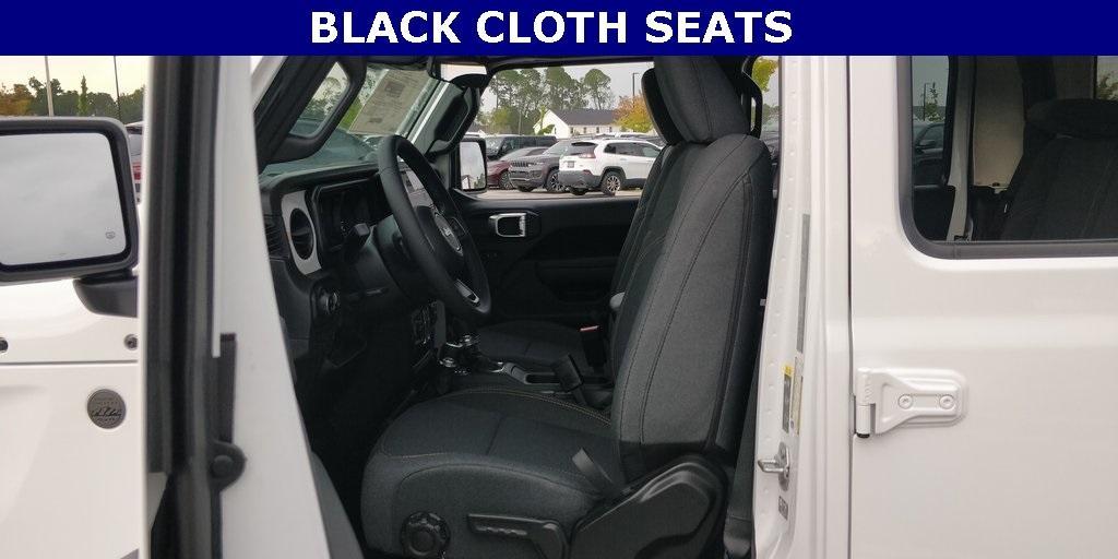 new 2025 Jeep Gladiator car, priced at $39,227