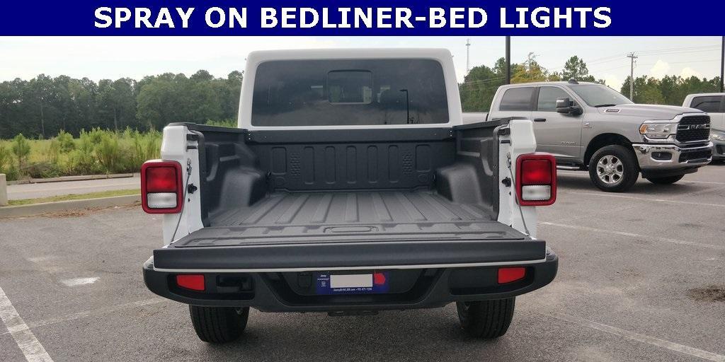 new 2025 Jeep Gladiator car, priced at $39,227