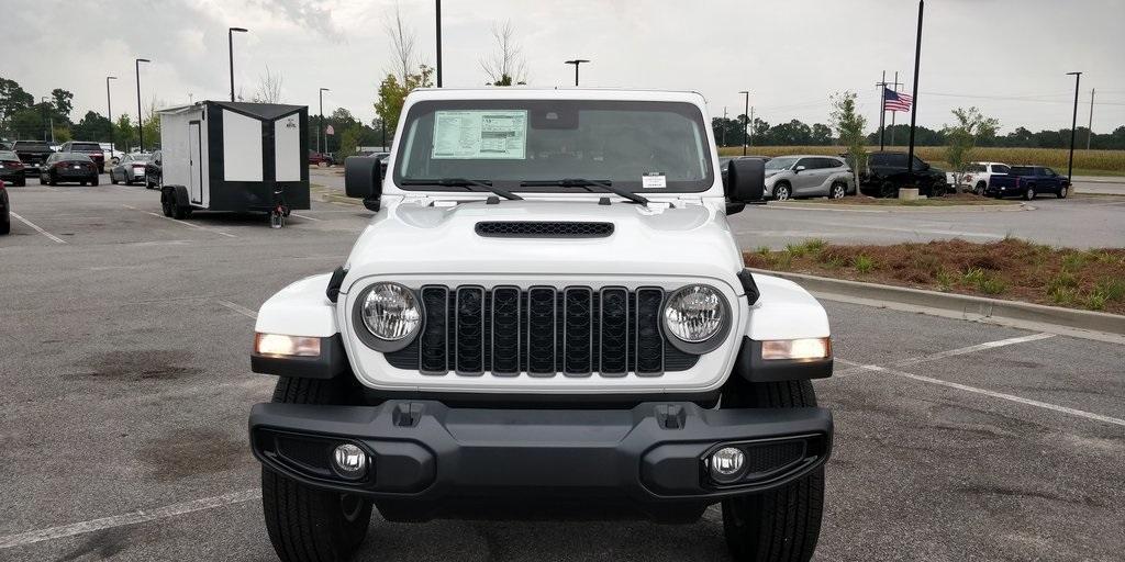 new 2025 Jeep Gladiator car, priced at $39,227