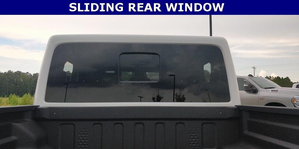 new 2025 Jeep Gladiator car, priced at $39,227