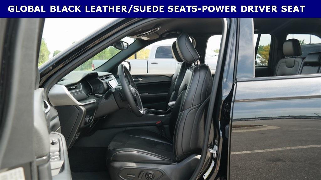 used 2023 Jeep Grand Cherokee car, priced at $29,266