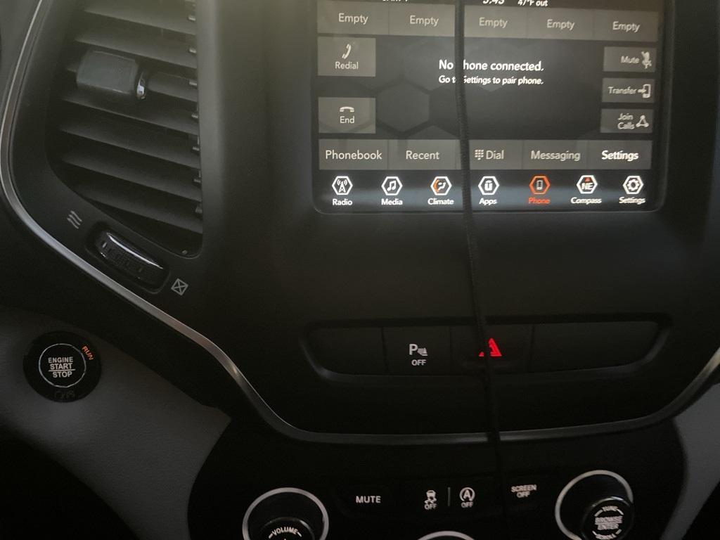 used 2020 Jeep Cherokee car, priced at $9,297