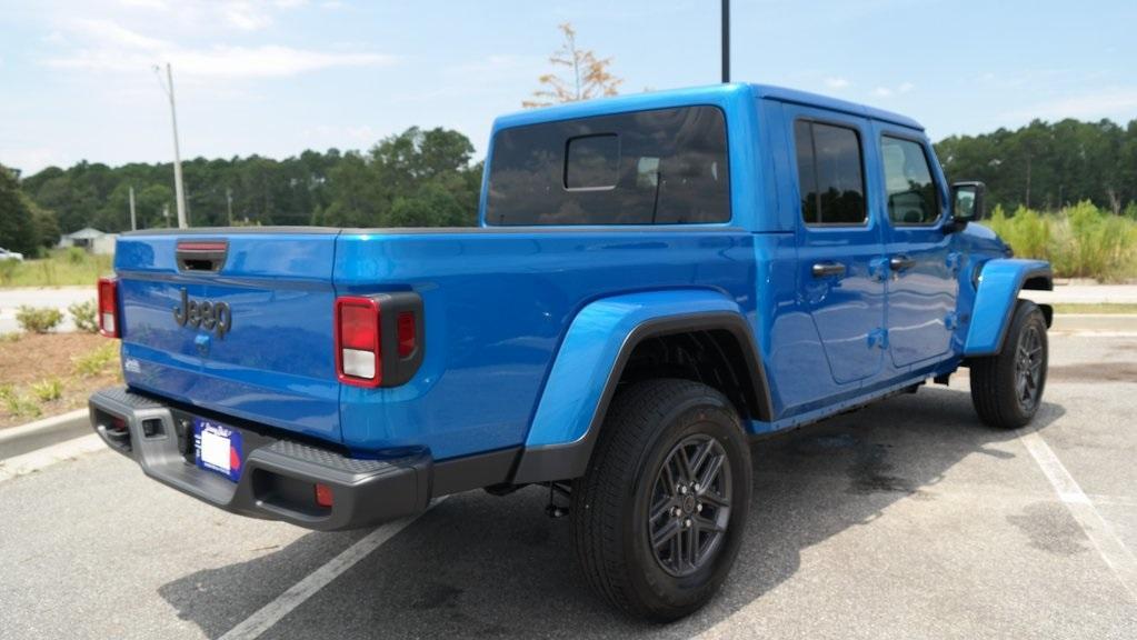 new 2025 Jeep Gladiator car, priced at $42,824