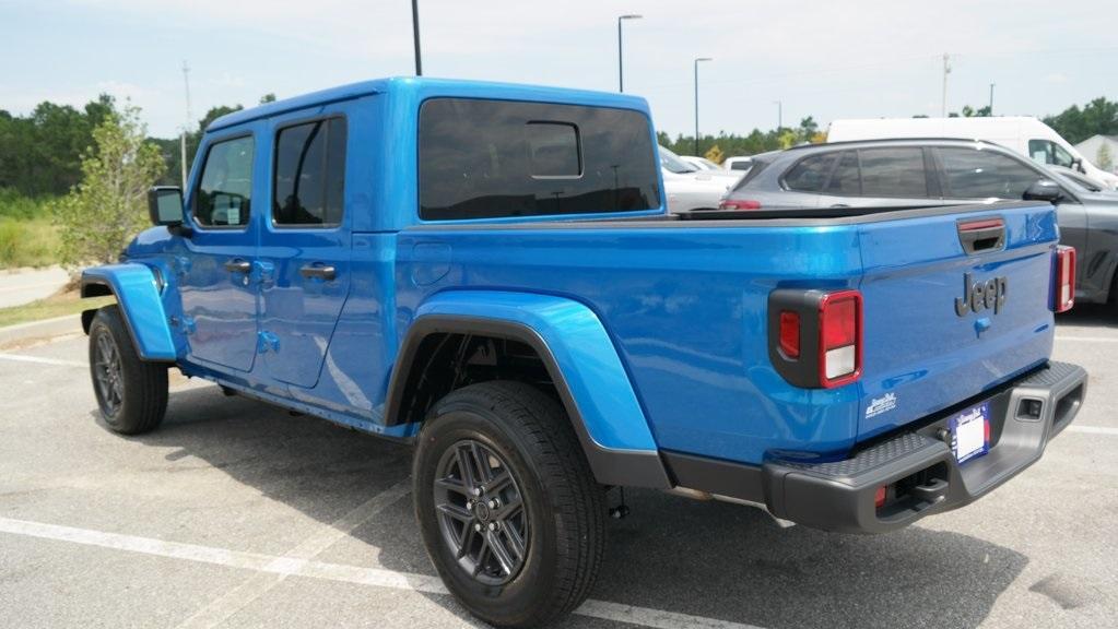 new 2025 Jeep Gladiator car, priced at $42,824