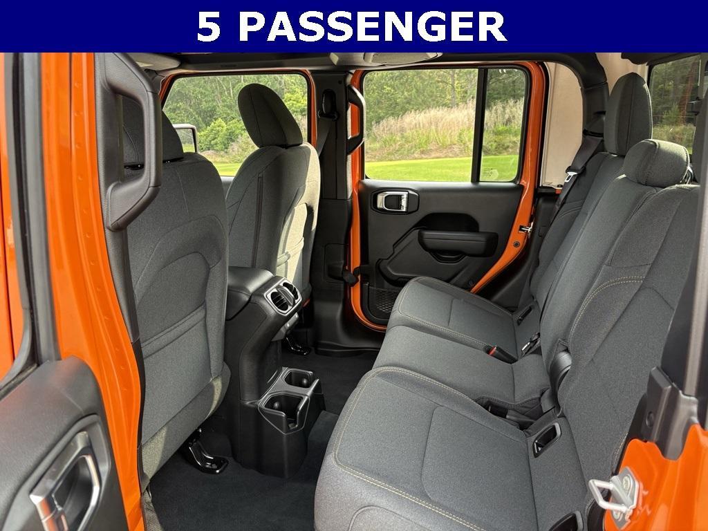 new 2025 Jeep Gladiator car, priced at $41,546