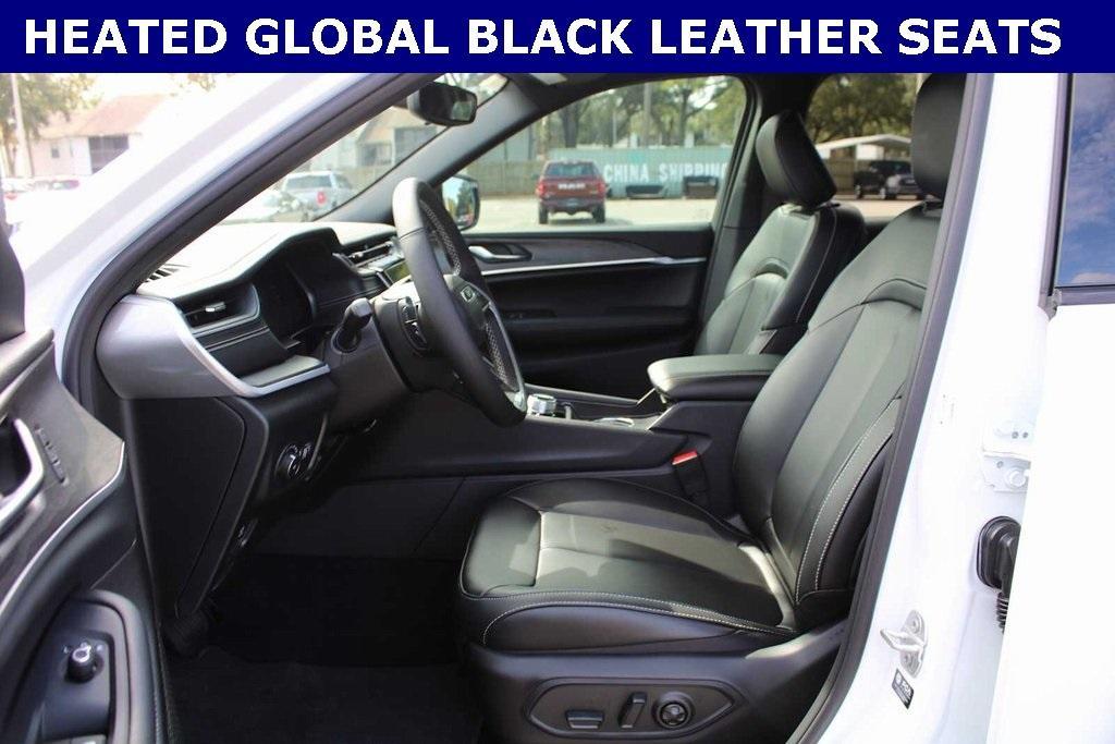 new 2025 Jeep Grand Cherokee car, priced at $41,375