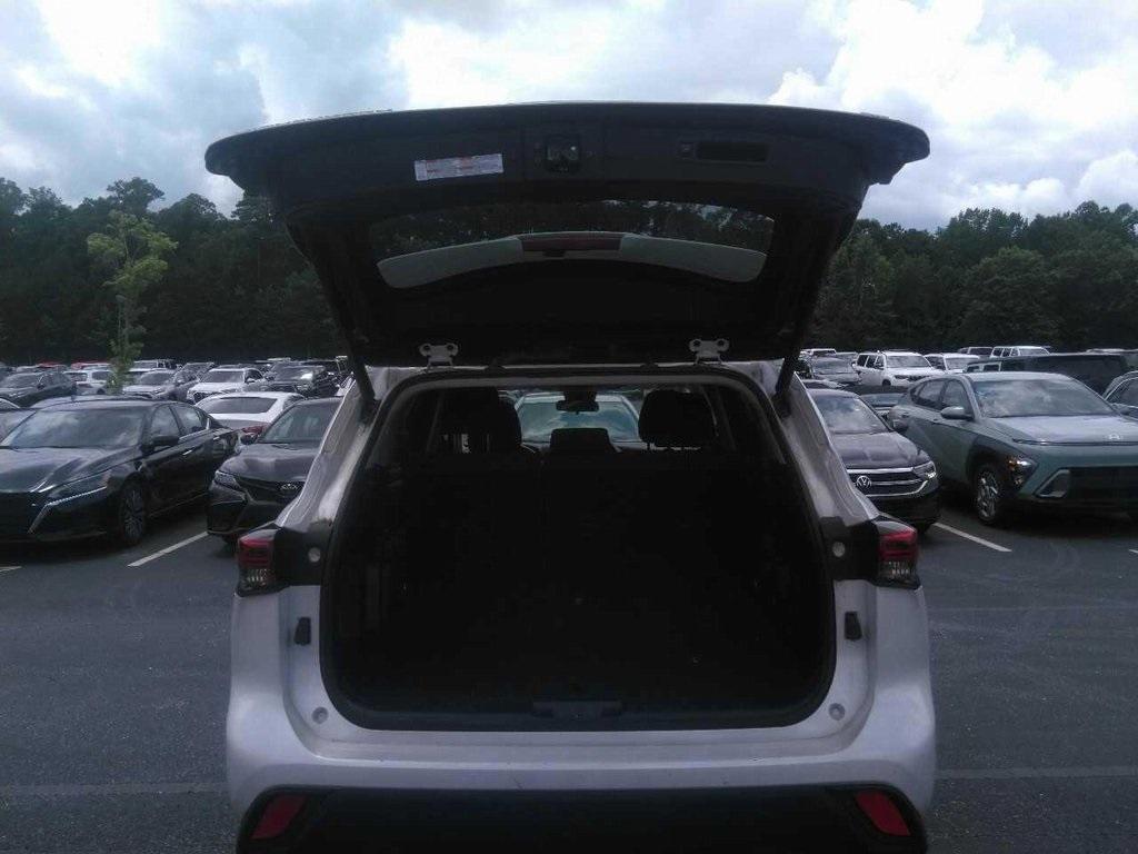used 2023 Toyota Highlander car, priced at $31,777