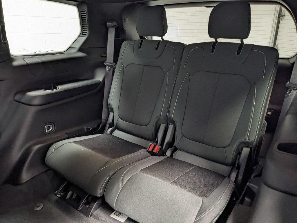new 2025 Jeep Grand Cherokee L car, priced at $39,870