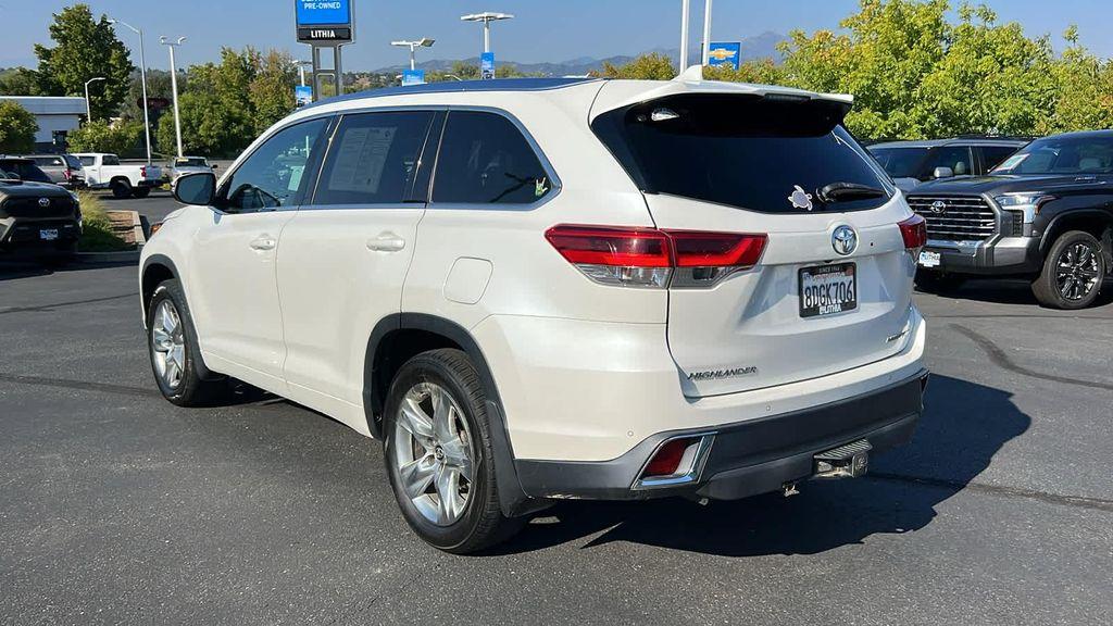 used 2018 Toyota Highlander car, priced at $21,929