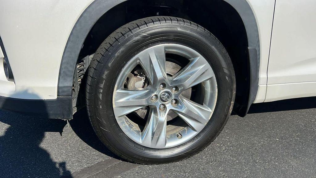 used 2018 Toyota Highlander car, priced at $21,929