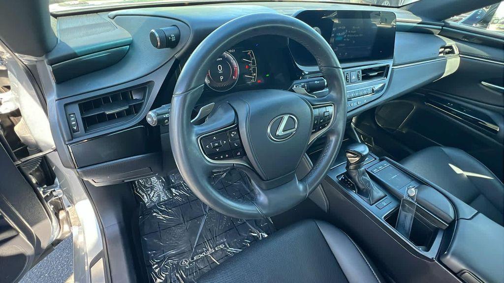 used 2022 Lexus ES 350 car, priced at $32,995