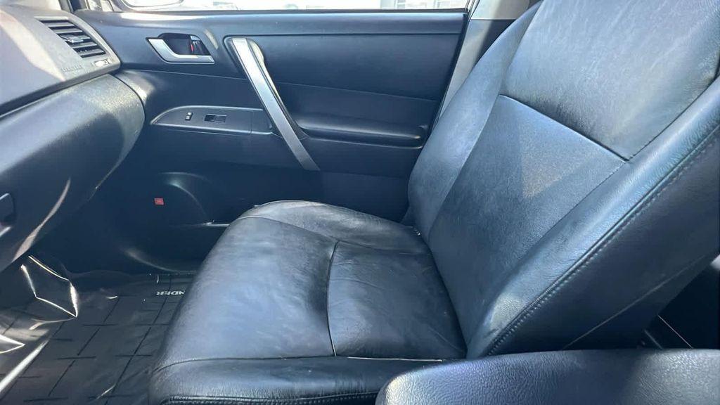 used 2012 Toyota Highlander Hybrid car, priced at $12,780